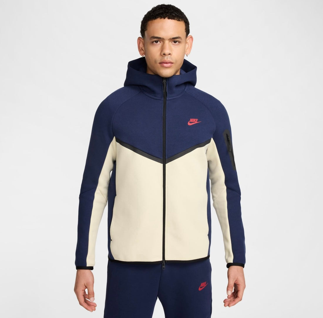 Nike Tech Fleece Premium.