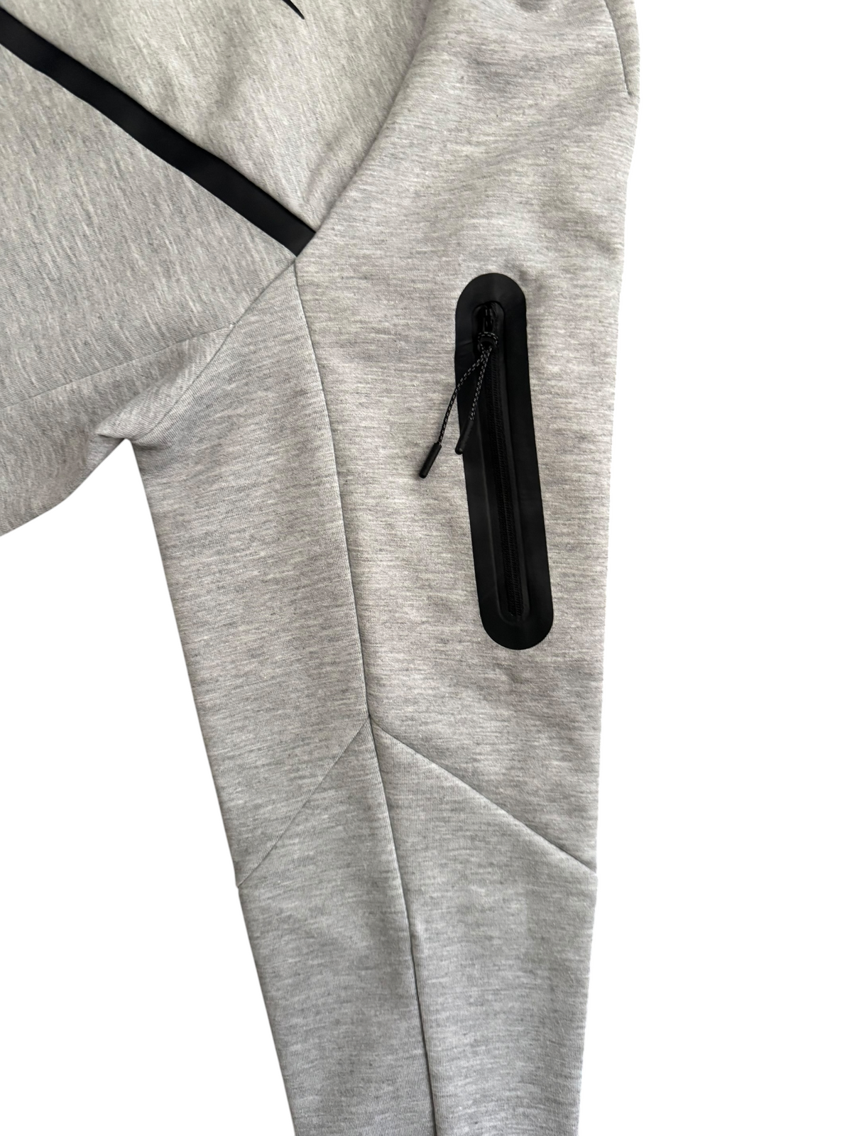 1:1 replika Nike Tech Fleece Premium.