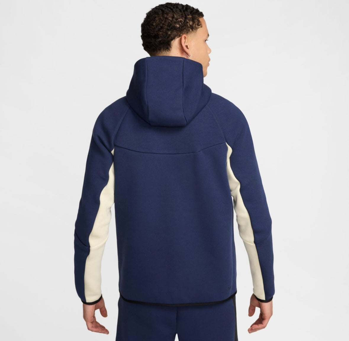 1:1 replika Nike Tech Fleece Premium.