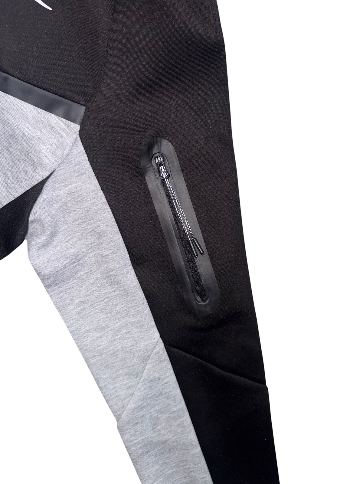 1:1 replika Nike Tech Fleece Premium.