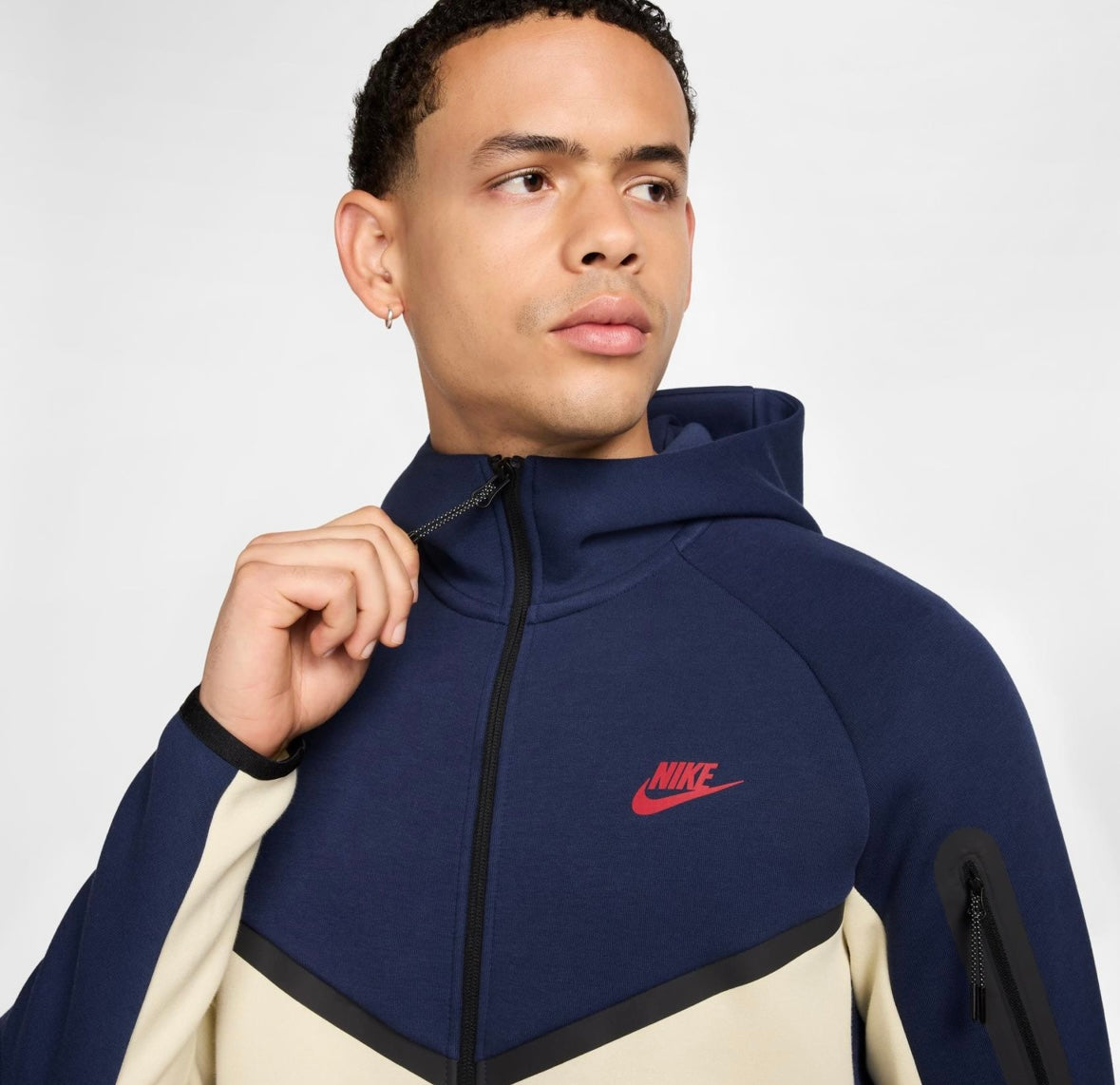 1:1 replika Nike Tech Fleece Premium.